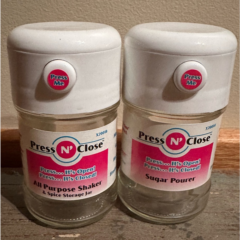 Press & Close glass all purpose & sugar shakers pourers storage new travel beach